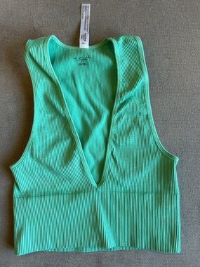 Out from under seamless plunge top